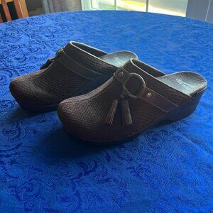 Dansko Shandi Nubuck mules / clogs - Brown - size 38 / 8